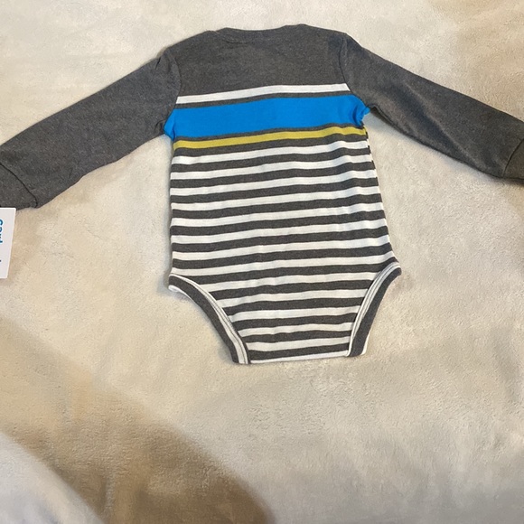 Carter’s onesie - Picture 6 of 9
